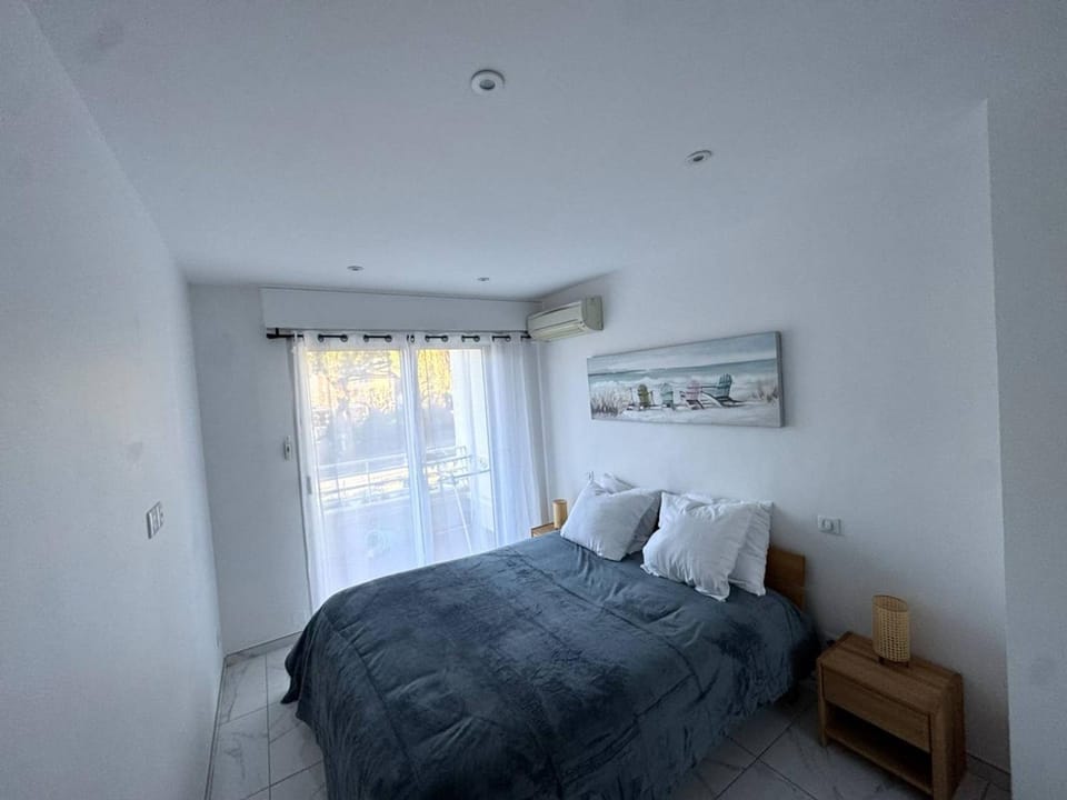 T2 climatisé, parking privé, proche plage - FR-1-100-366 Apartment in Cavalaire-sur-Mer