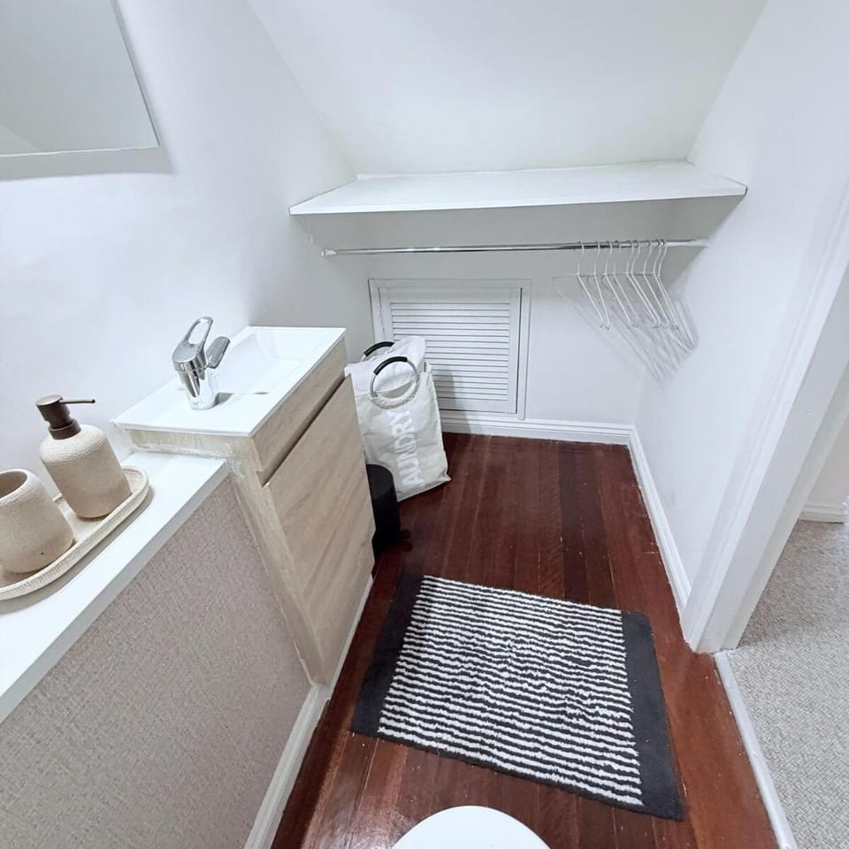 3 Bedroom Annandale Retreat 10 Min to Sydney City House in Sydney