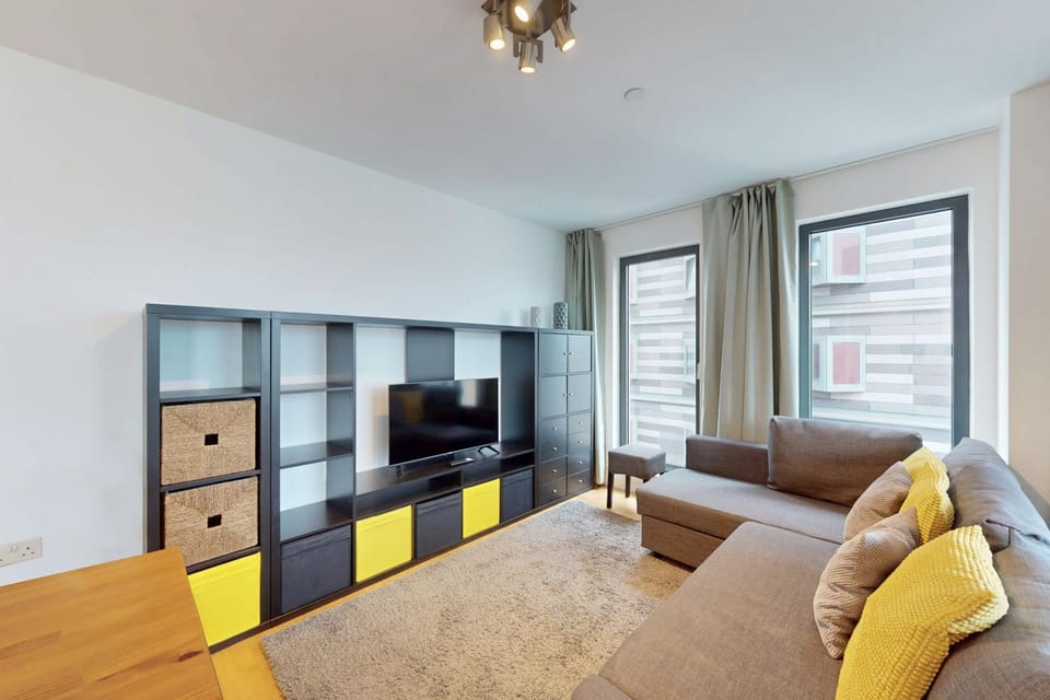Communal lounge/ TV room, TV and multimedia, Living room