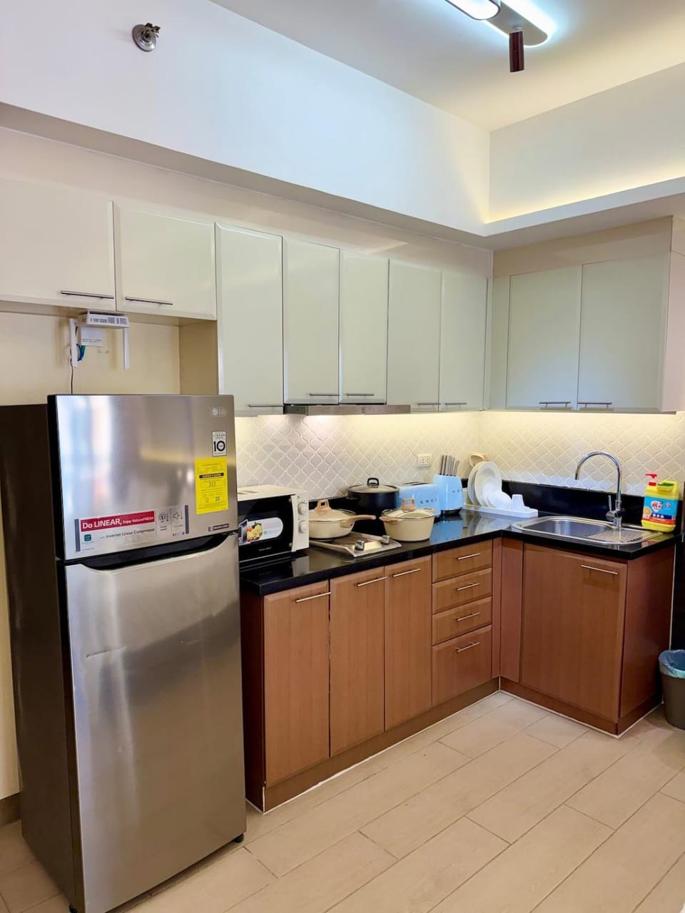 Venice Luxe Condo, Pool, Netflix, Canal Mall Access Apartment in Makati