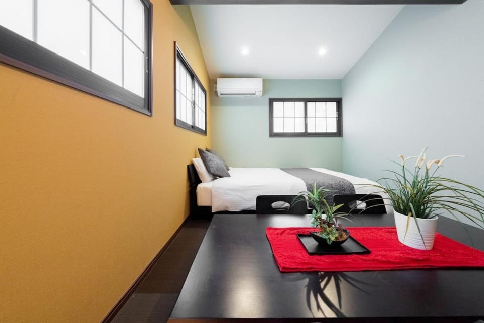 楽福 伏見稲荷大社徒歩5分 町家で過ごす非日常な旅 ベッド3台 最大6名利用 House in Kyoto