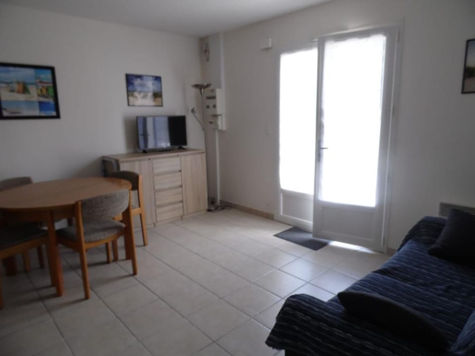Maisonnette de plain-pied proche plage avec parking à L'Aiguillon-sur-Mer - FR-1-194-438 House in La Faute-sur-Mer