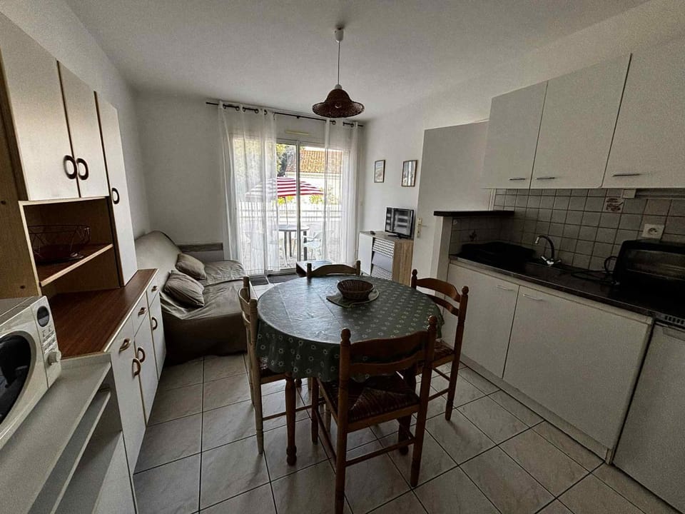 Appartement cosy 2-4 pers, centre ville, animaux admis - FR-1-194-441 Apartment in La Tranche-sur-Mer