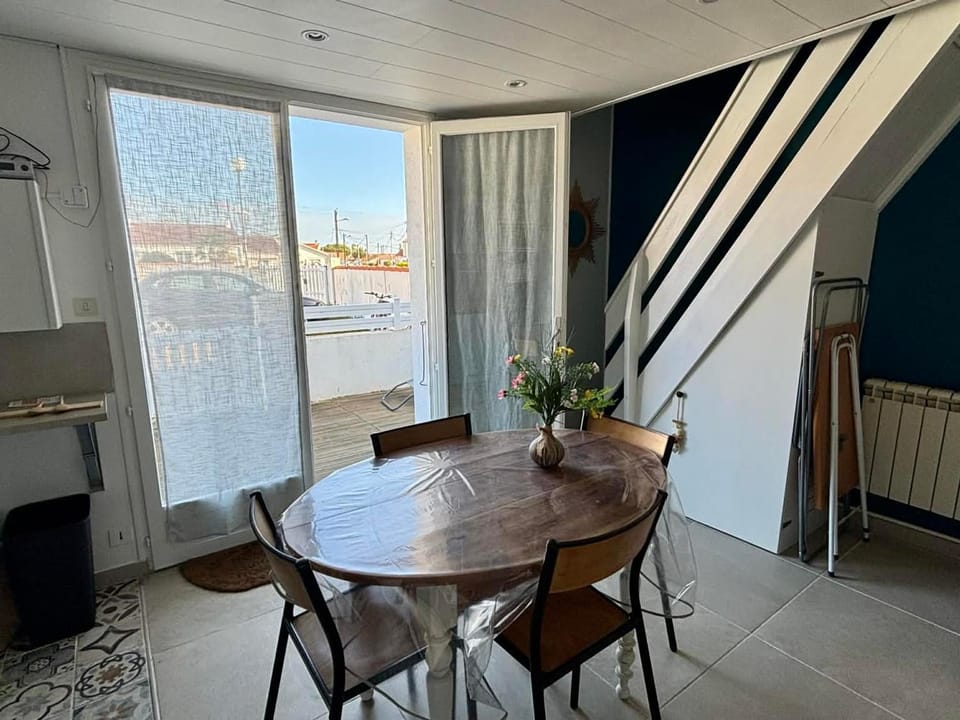 Maisonnette cosy 4 pers, proche centre et plage, avec parking - FR-1-194-445 House in La Tranche-sur-Mer