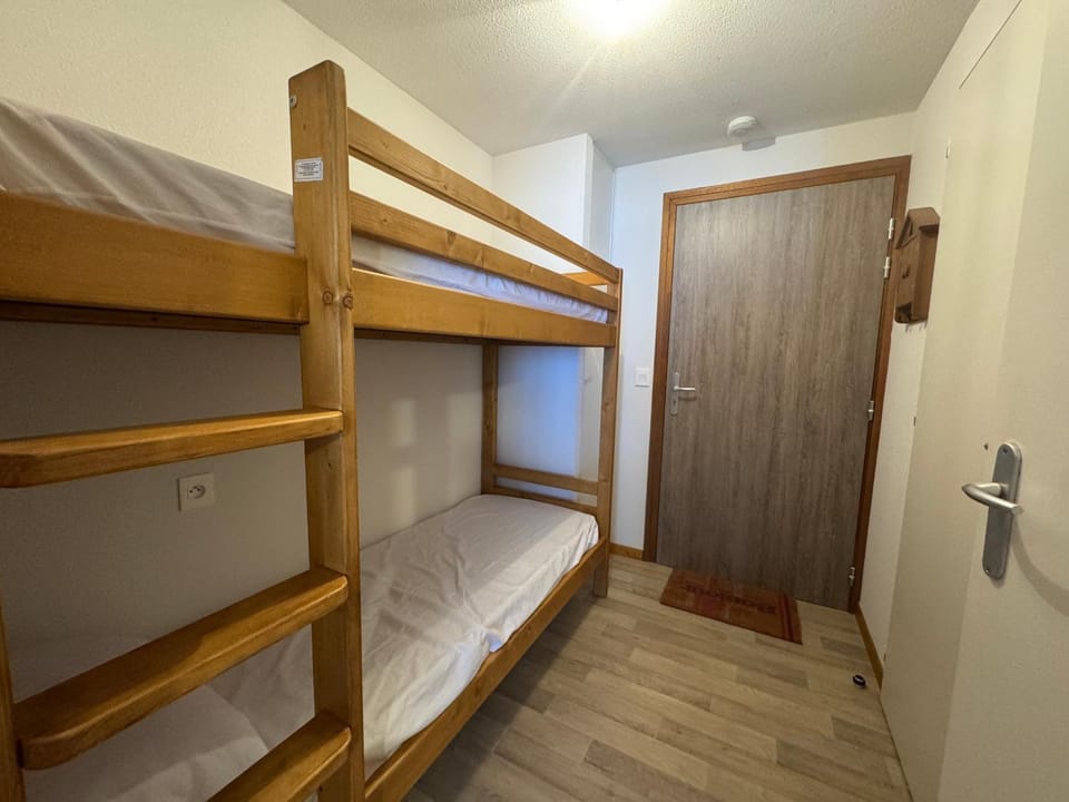 Appartement charmant proche pistes avec parking - FR-1-498-127 Apartment in Haute-Savoie