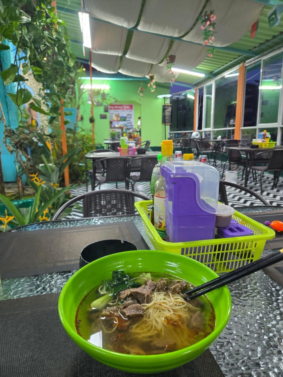 Restaurant/places to eat, Food and drinks, Banquet/Function facilities, Food