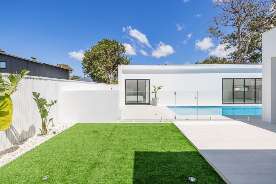 Garden, Swimming pool