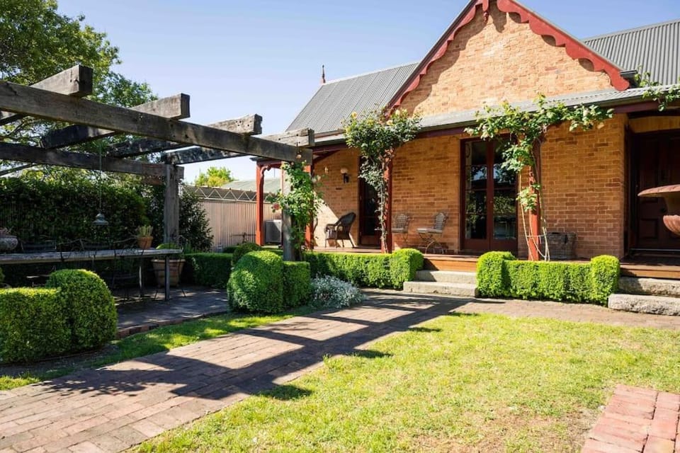Miss Martinellis House in Beechworth