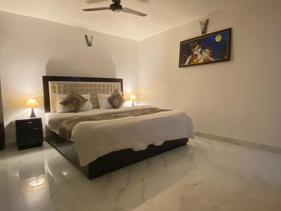 Bed, TV and multimedia, Bedroom, air conditioner