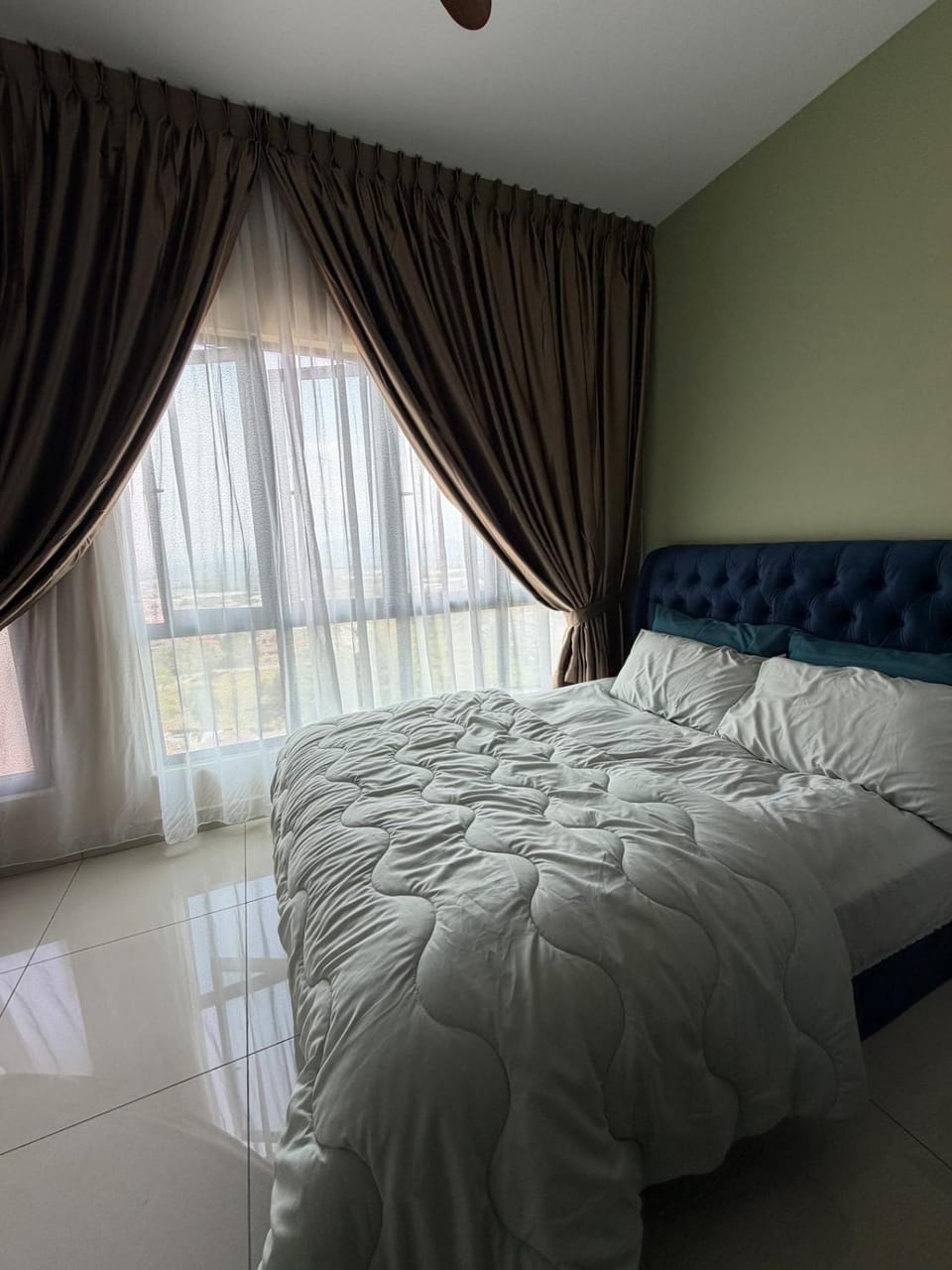 Modern Studio with Private Glass Room Tulip Residence Apartment in Selangor, Malaysia