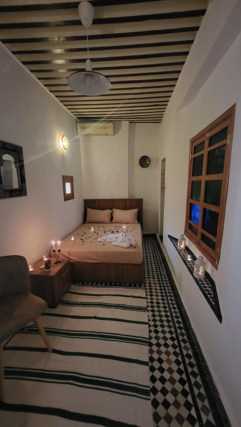 Bed, Photo of the whole room, Bedroom, air conditioner