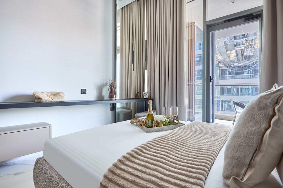 Bed, Living room, Seating area