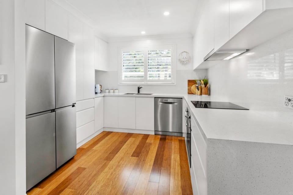 Serenity - Pet Friendly with Spa & Waterfront House in Saint Georges Basin