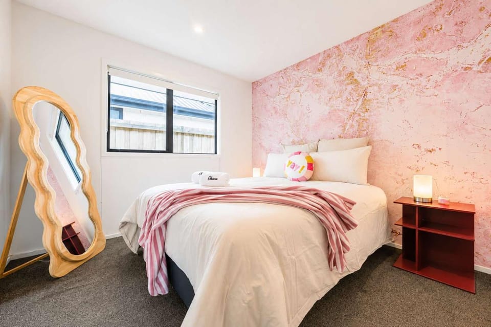 Family Retreat with Spa Games and Sunshine House in Christchurch