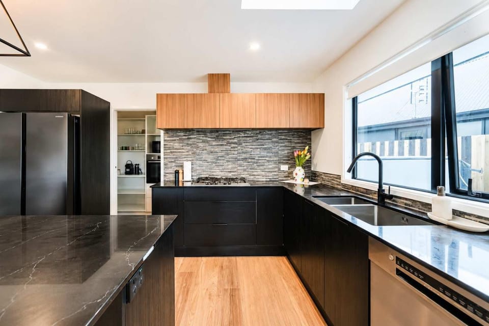 Family Retreat with Spa Games and Sunshine House in Christchurch