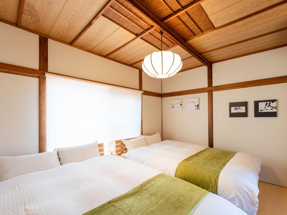 Bed, Bedroom, air conditioner