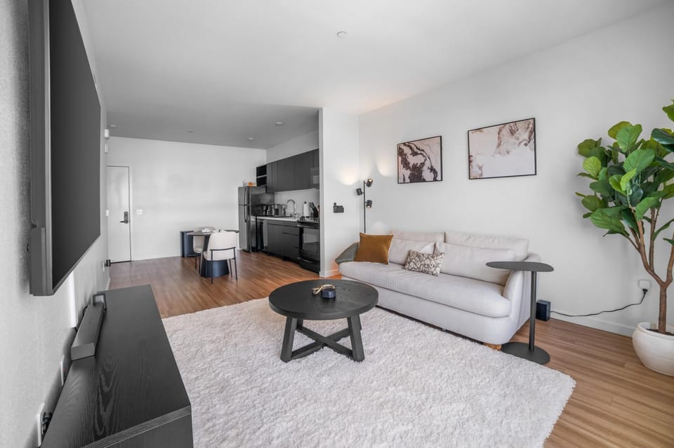 Modern Riverfront Loft Proximity to Downtown Apartment in West Sacramento