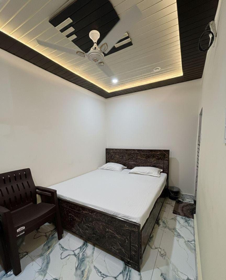 KV guest house Bed and Breakfast in Varanasi