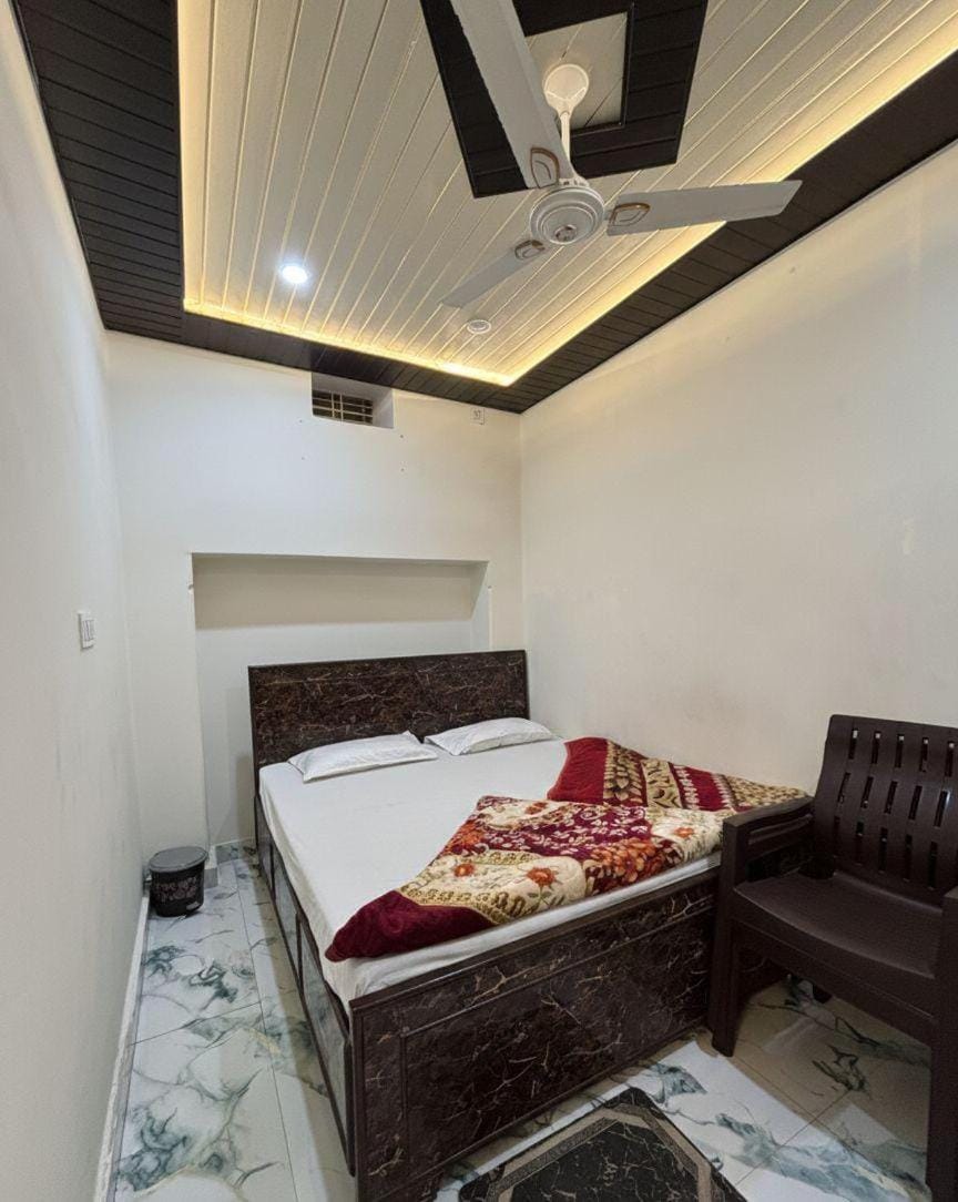 KV guest house Bed and Breakfast in Varanasi
