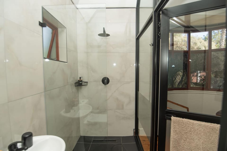 The Valley Escape - The Refined Arches House in Port Elizabeth