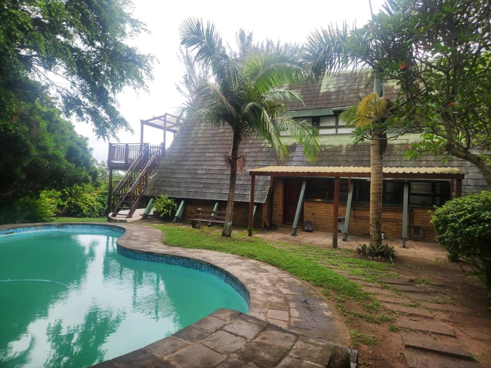 Property building, Garden view, Pool view, Swimming pool