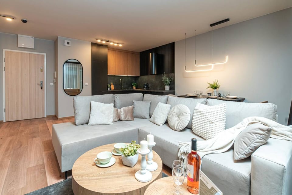 TV and multimedia, Kitchen or kitchenette, Living room, Seating area, Dining area, oven