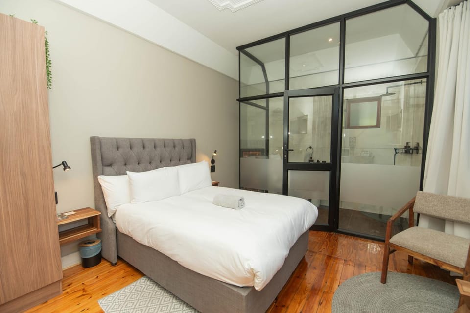 The Valley Escape - The Petite Executive Suite House in Port Elizabeth