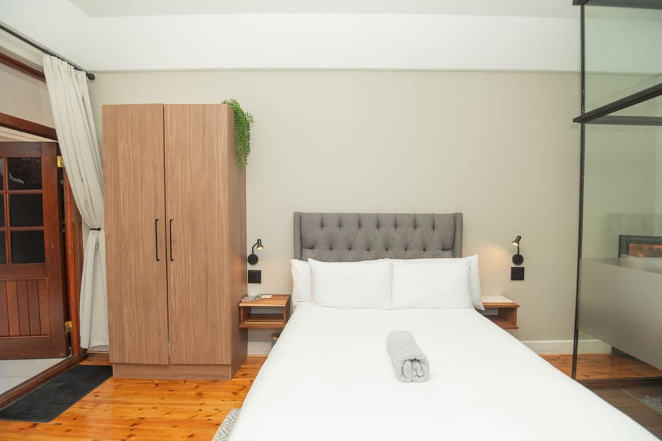 The Valley Escape - The Petite Executive Suite House in Port Elizabeth