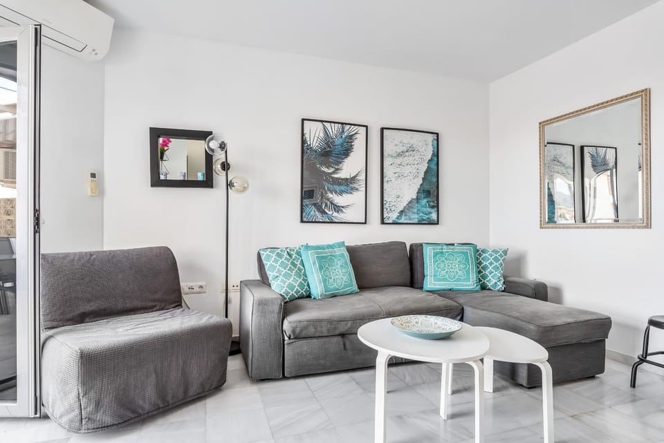 Communal lounge/ TV room, Living room