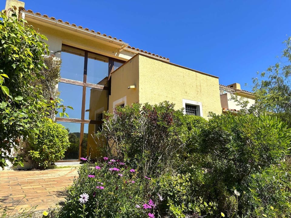LE LEVANT Maison pour 6 personnes à proximité du Golf de Valcros à La Londe Les Maures House in La Londe-les-Maures