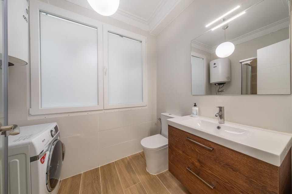 Bathroom, washing machine