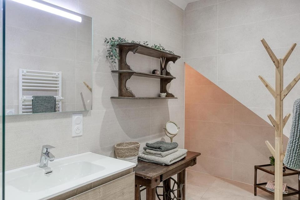 Studio Artiste au cœur des ruelles médiévales Apartment in Auvergne-Rhône-Alpes