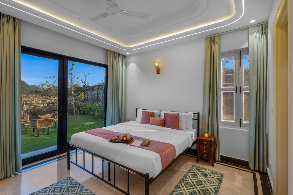 Photo of the whole room, Bedroom