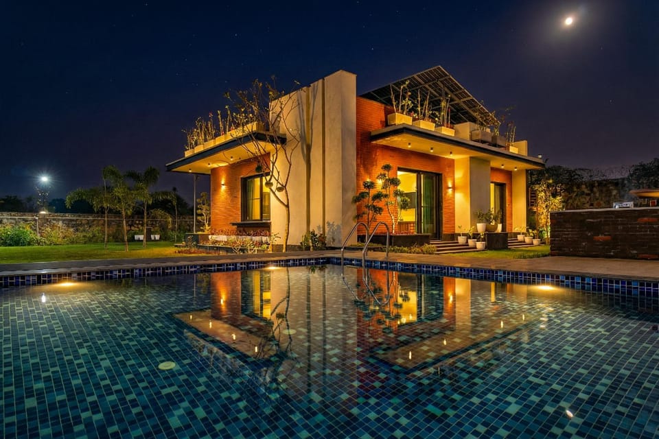 Property building, Pool view, Swimming pool