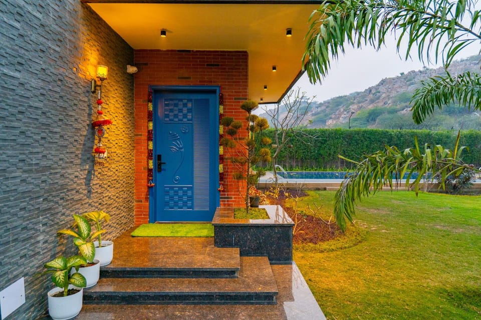 Property building, Facade/entrance