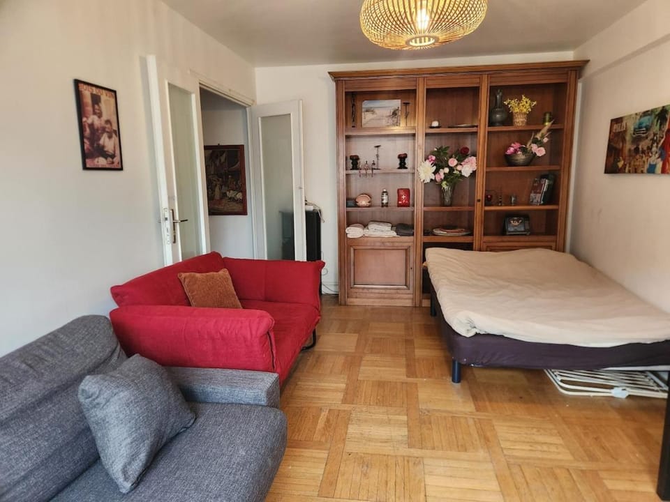 Beautiful Alesia Metro Apartment Apartment in Paris