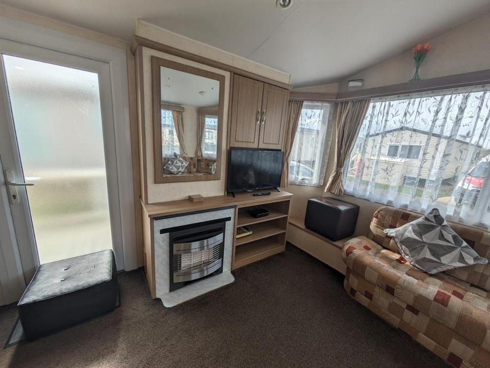 3 Bedroom Caravan Club Tropicana Sleeps 6 House in Chapel Saint Leonards