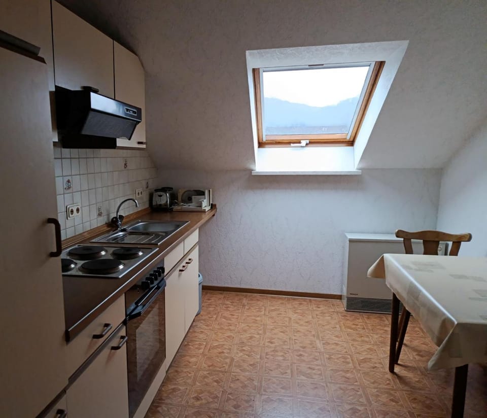 Dining area, kitchen