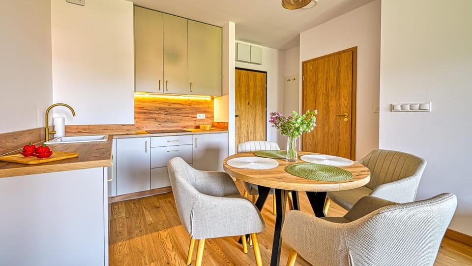 Apartament Polna B6 blisko Stoku i Lasu - 5D Apartments Apartment in Lower Silesian Voivodeship