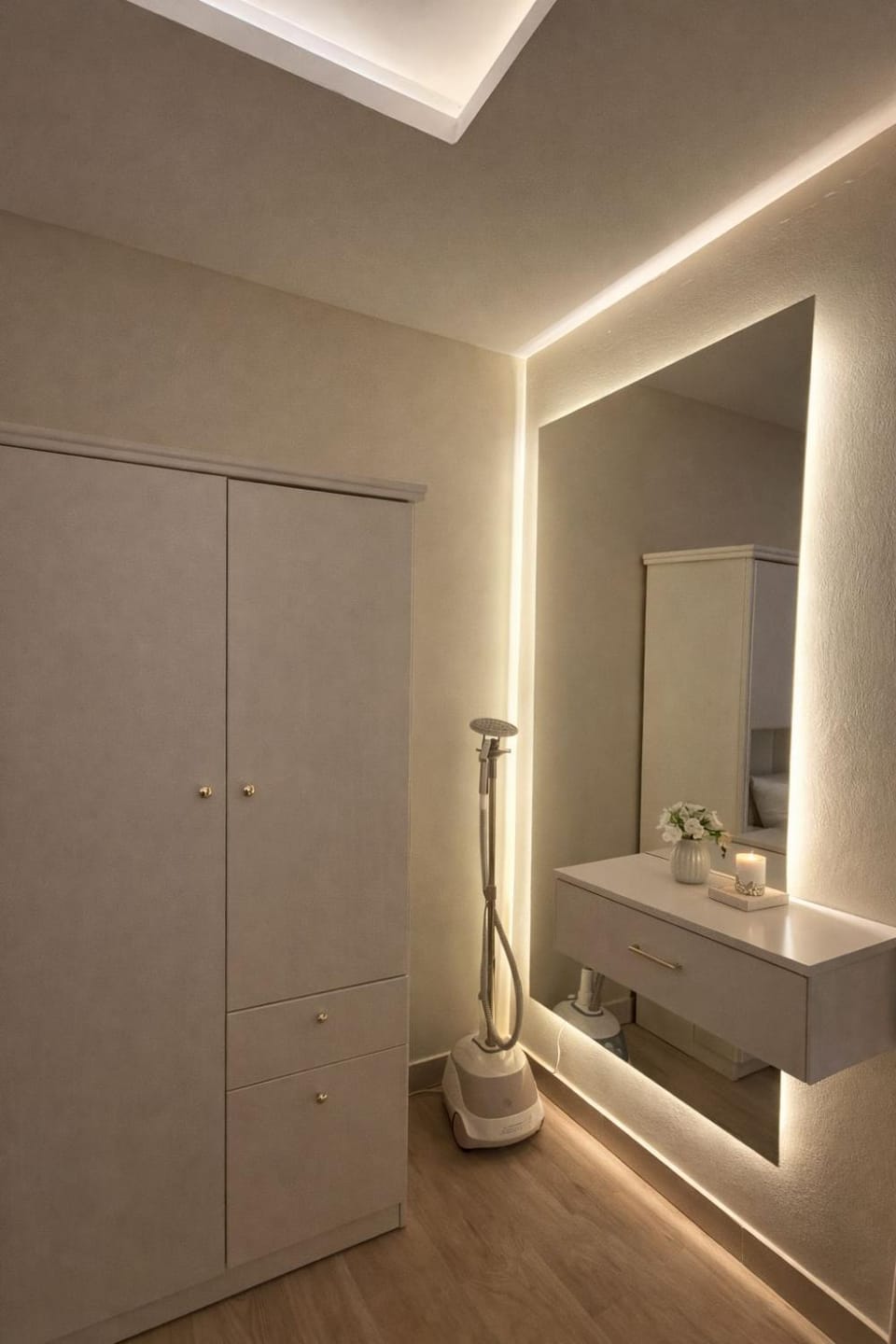 غرفه وصاله واسعه بتصميم مميز Apartment in Riyadh