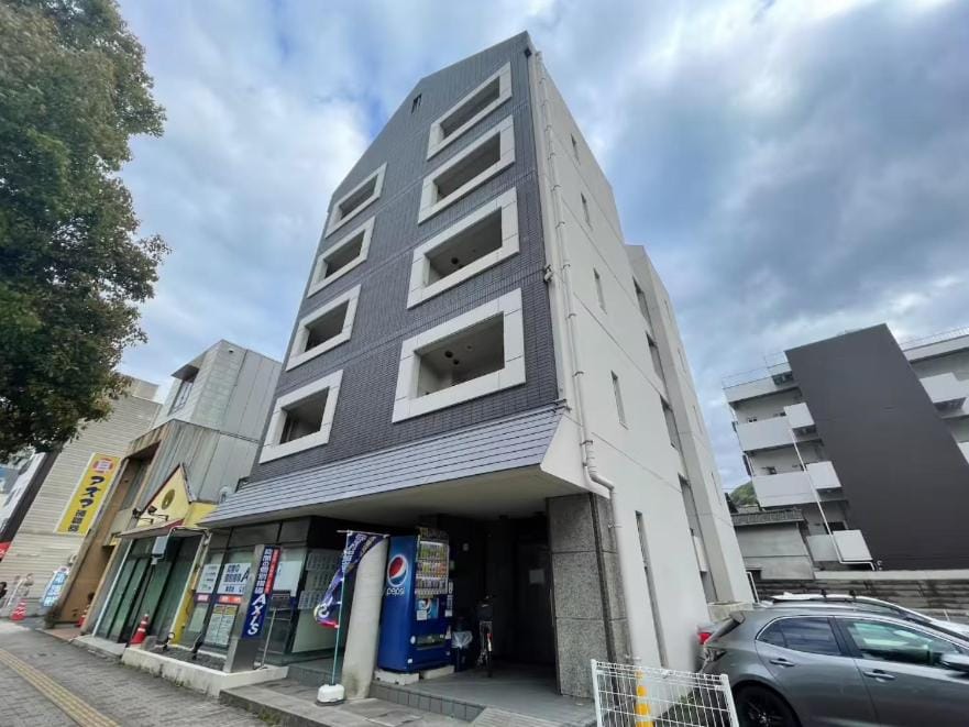 髙松の宿 かめおか屋 Apartment in Japan