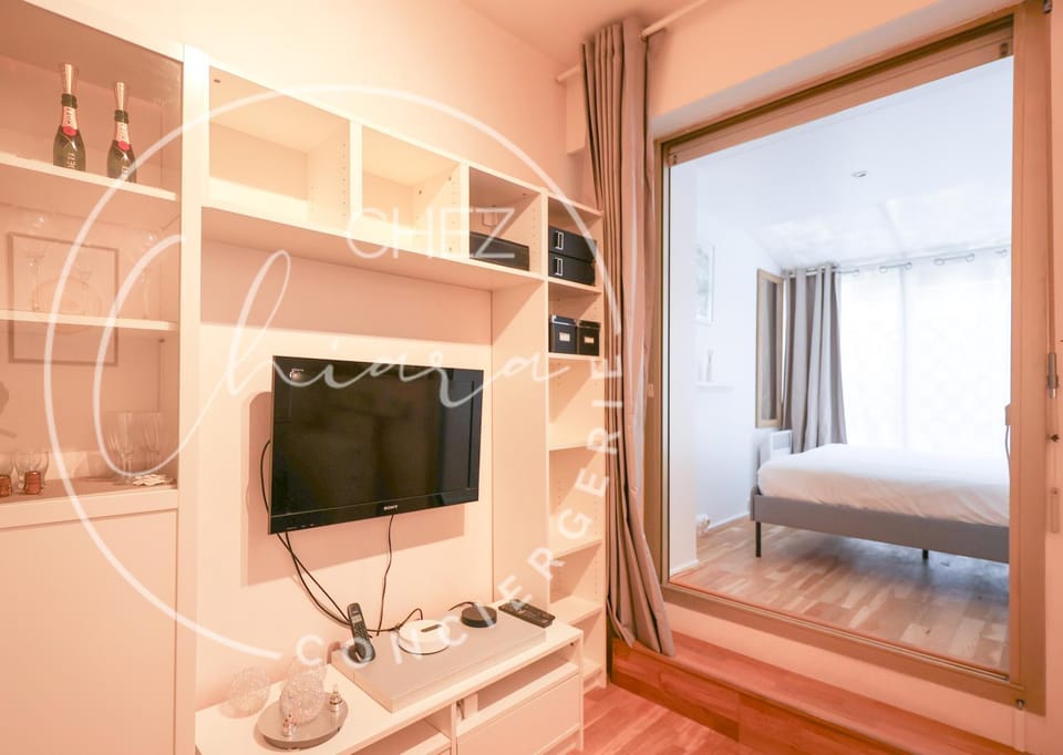 Bail Mobilité - Studio Victor Hugo - Arc de Triomphe Furnished Apartment Rental Apartment in Paris