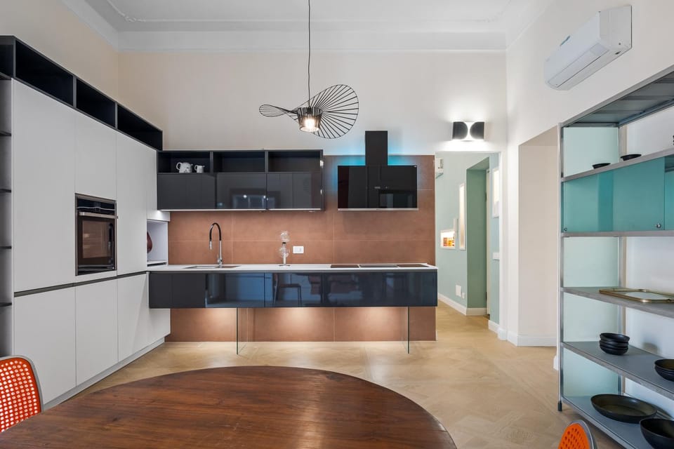 Kitchen or kitchenette, Kitchen or kitchenette, Communal kitchen, Lunch, oven, stove, kitchen, air conditioner