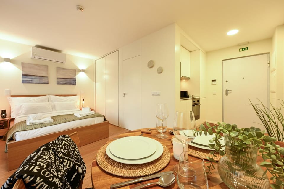 Bed, Kitchen or kitchenette, Living room, Photo of the whole room, Seating area, Dining area, Bedroom, pet friendly, wardrobe