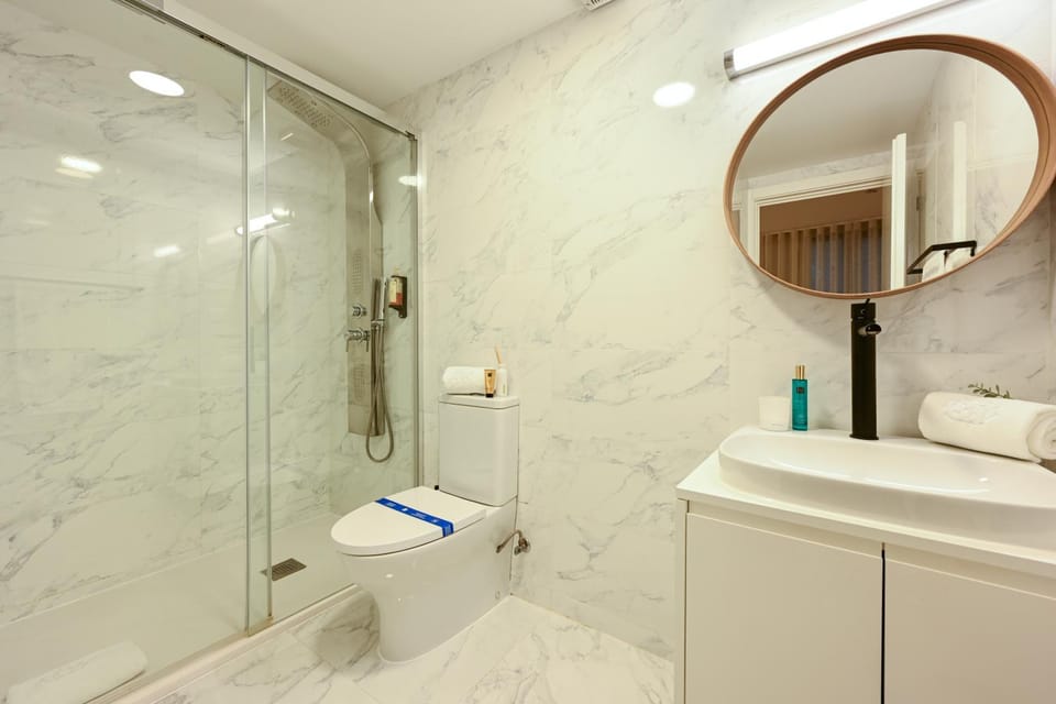 Shower, Toilet, Bathroom