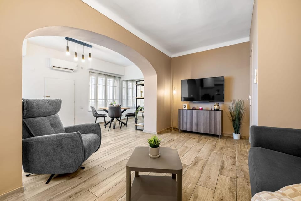 Appartement Charme de la Promenade vue mer - Welkeys Apartment in Nice