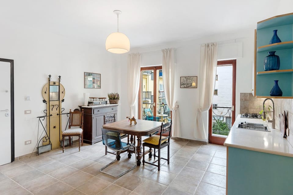 Property building, Kitchen or kitchenette, Living room