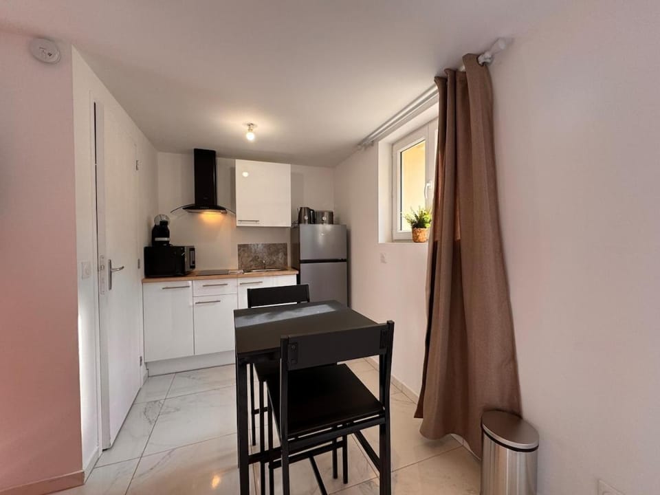 The Magitot Chic - 2 People studio Apartment in Fontainebleau