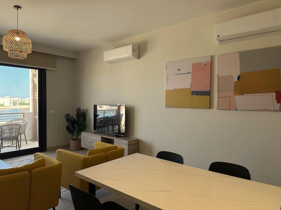 Colorful 1BR Apt-Free Pool & Lagoon Access In ElGouna Apartment in Hurghada