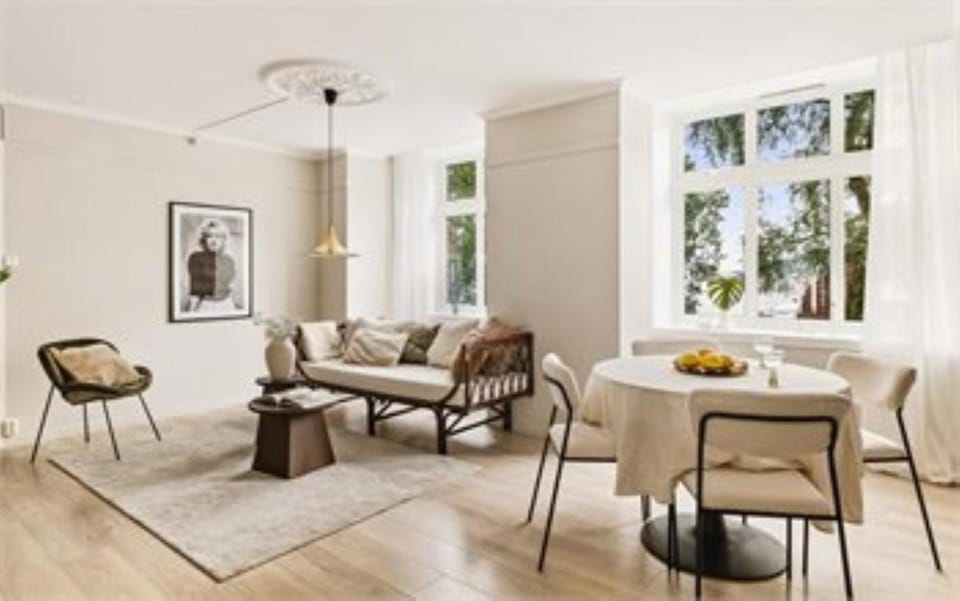 Living room, Seating area, Dining area